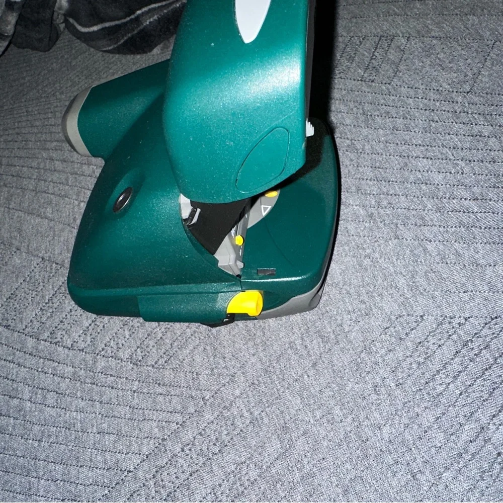 Polaroid Gray and Green Instant Camera - Picture 3 of 4